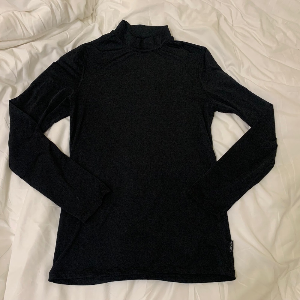Athletic long sleeve under shirt